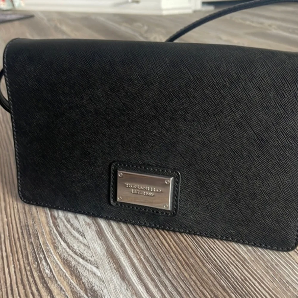 Tignanello NWOT Crossbody Bag - Picture 2 of 6
